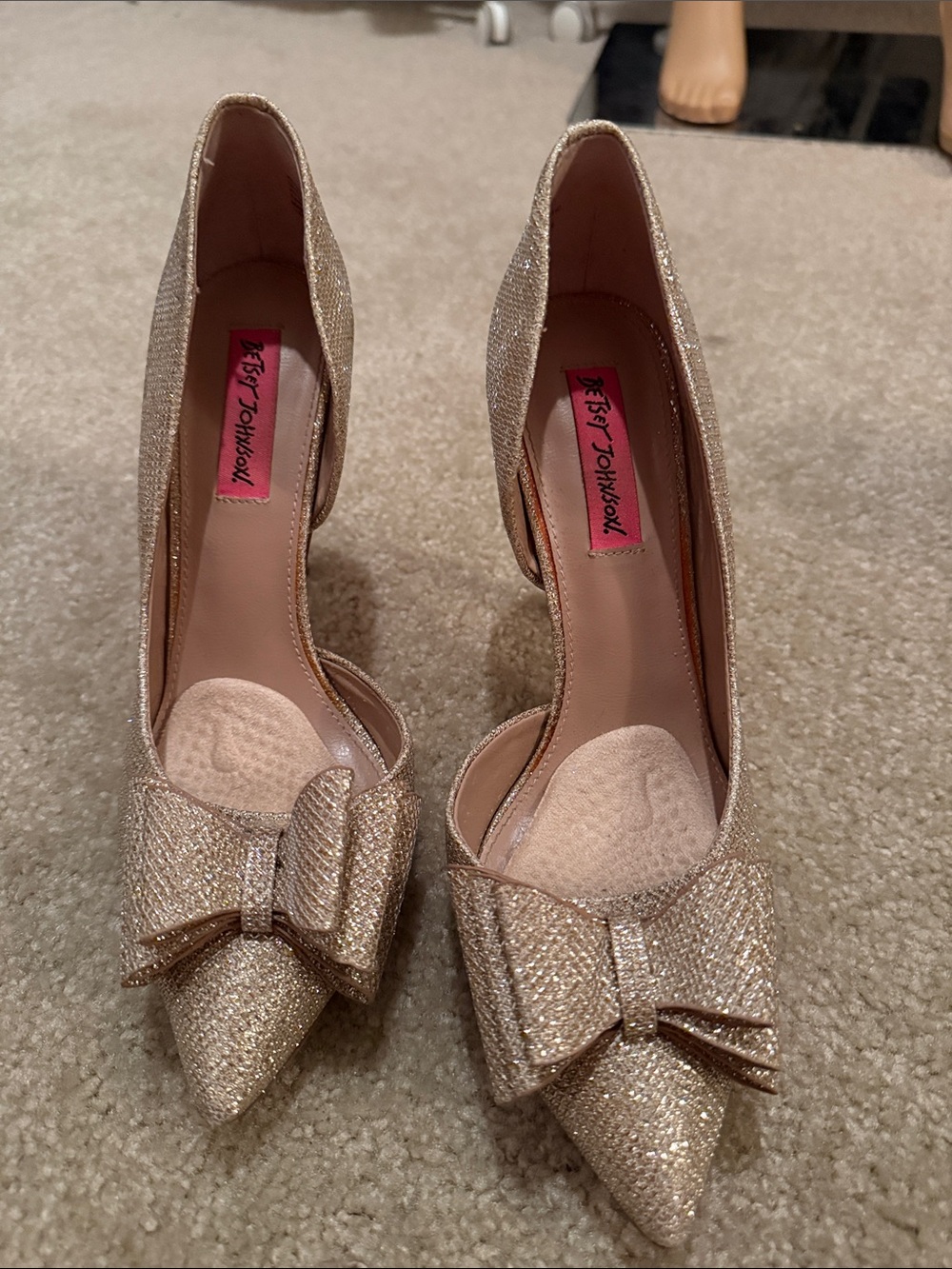 Betsey Johnson Gold Glitter Pointed Bow Pumps